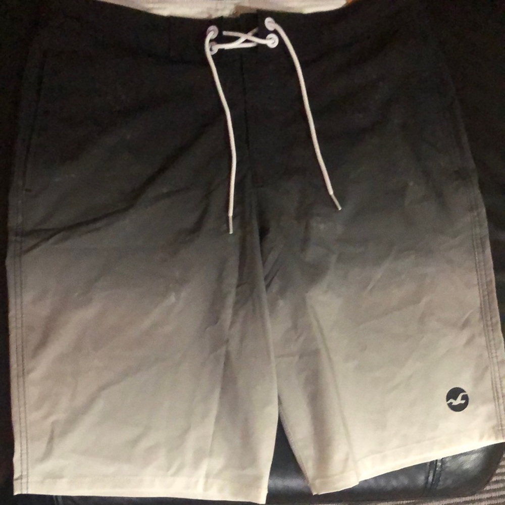 Hollister Men’s LONGBOARD Short size 32 NWT